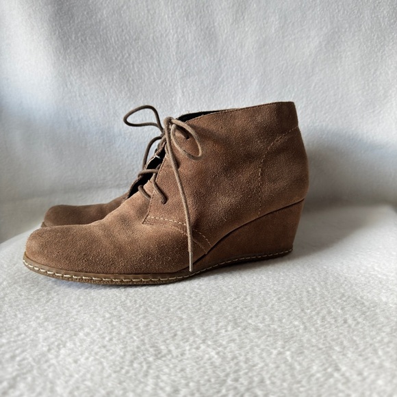 Franco Sarto Women’s Size 9 Brown Leather Suede Lace Up Ankle Wedge Boots - Picture 2 of 16